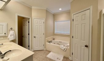 205 Stonebriar Ln, Brandon, MS 39042