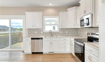 1640 Grayhawk Dr, Basehor, KS 66007