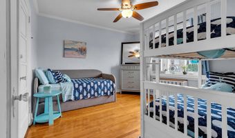 8 Deal Lake Ct, Asbury Park, NJ 07712