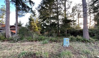 12 Th Ct, Bandon, OR 97411
