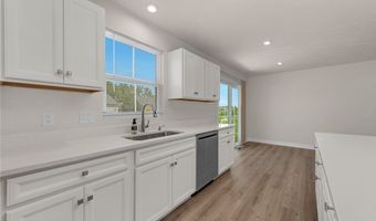 129 Eagle Cir, Amherst, OH 44001