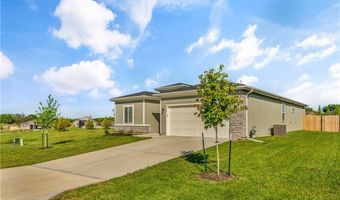 1592 Grayhawk Dr, Basehor, KS 66007