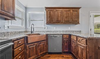 14172 Rockaway Ct, Basehor, KS 66007