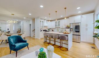 14 Woodcrest Ln 14, Danbury, CT 06810