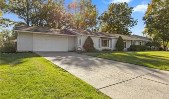 1246 Spruce Tree Ln, Amherst, OH 44001