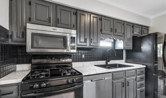 321 Fairview Ct, Ballwin, MO 63021