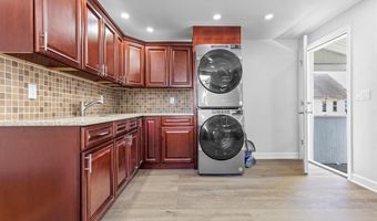 1373 Iranistan Ave, Bridgeport, CT 06605