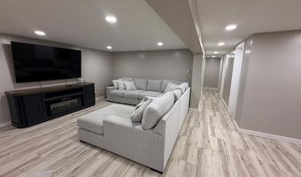 1420 8th St, Aurora, NE 68818