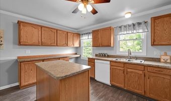 637 FULTON St, Akron, PA 17501