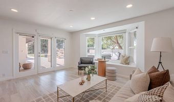 2724 W COLT Rd, Chandler, AZ 85224