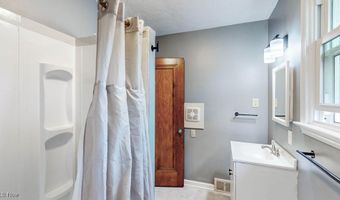 1404 Eastwood Ave, Akron, OH 44305