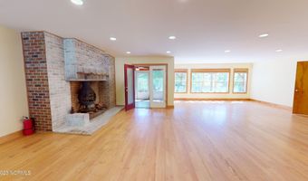 245 Lakeside Dr, Aberdeen, NC 28315