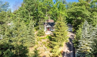 4473 Paper Birch Ln, Acme, MI 49686