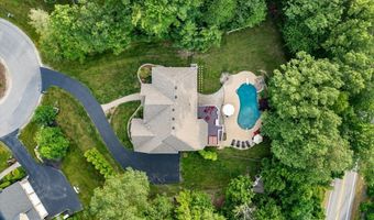 74 Settlers Ct, Bedford, NH 03110