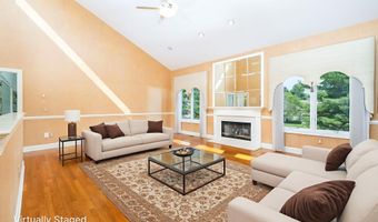 16 Thistle Holw 16, Avon, CT 06001
