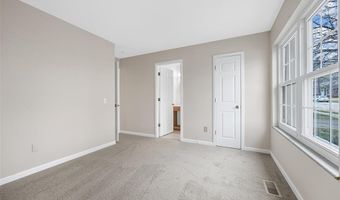215 Shadyoak Dr, Ballwin, MO 63021
