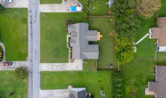 82 Drury Ln, Albertville, AL 35950
