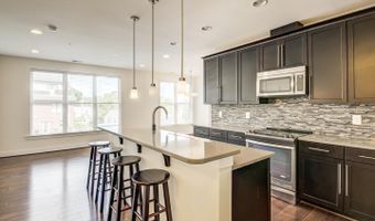 1107 S WALTER REED Dr 302, Arlington, VA 22204