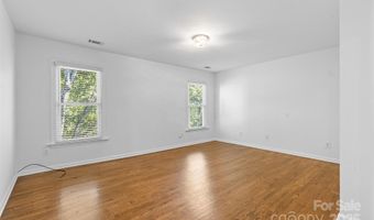 2016 Sablewood Dr, Charlotte, NC 28205