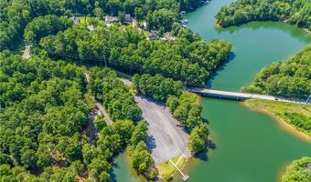 6101 Misty Valley Dr SE, Acworth, GA 30102