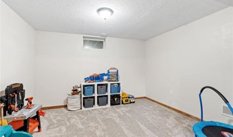 956 Blackoaks Ln, Anoka, MN 55303