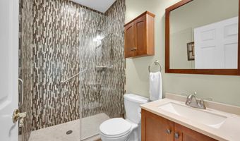 180 Sylvan Lake Blvd, Bayville, NJ 08721