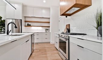 206 NW 9th St, Bentonville, AR 72712