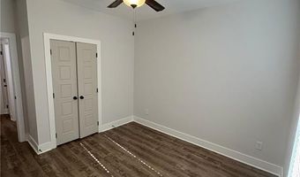 1249 FOX TAIL Ln, Opelika, AL 36801