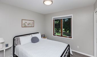 701 Garden Rd, Ames, IA 50010