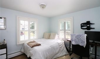 249 Tuckerman Ave 2, Middletown, RI 02842