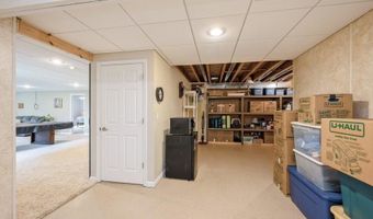 211 Thompson Dr, Atkins, IA 52206