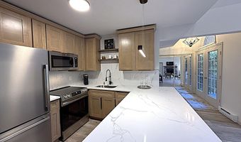 15 Shakespeare Dr, Albrightsville, PA 18210