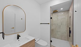 2321 N RICHMOND St, Arlington, VA 22207