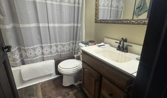 811 S Washington St, Aberdeen, SD 57401