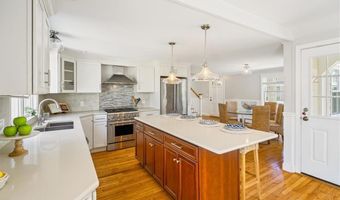 11 Knapton St St, Barrington, RI 02806