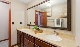 1331 N BRIARCLIFF Dr, Appleton, WI 54915