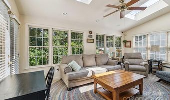 2 Westminster Dr, Asheville, NC 28804
