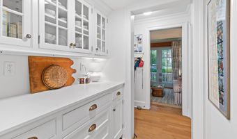 27 Prospect Hill Rd, Branford, CT 06405