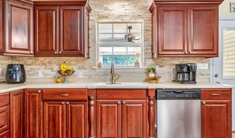 176 Jule St, Apalachicola, FL 32320