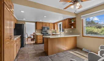 1330 N BRIARCLIFF Dr, Appleton, WI 54915