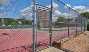 4 WESTLAKE Dr NE, Albuquerque, NM 87112