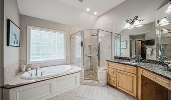 985 W Martin Ave, Amherst, OH 44001