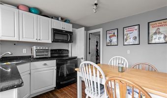 12 Callender Ave, Newport, RI 02840