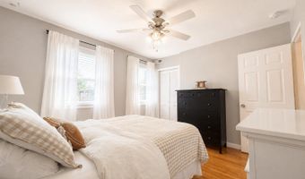 609 S HENRY St, Alexandria, VA 22314