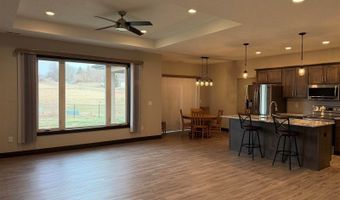 640 S 9th St, Akron, IA 51001