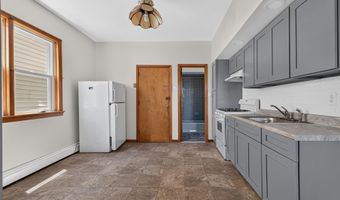 25 W 15TH St #4, Bayonne, NJ 07002