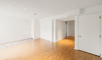 33 Bay Path Way 33, Branford, CT 06405