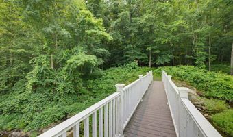 28 Armstrong Rd C15, Coventry, CT 06238