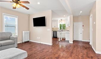 82 Dyer Ave, East Providence, RI 02915