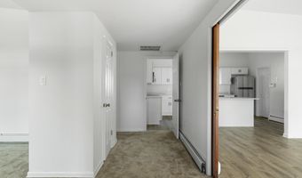 45 E LAKE Dr, Annapolis, MD 21403